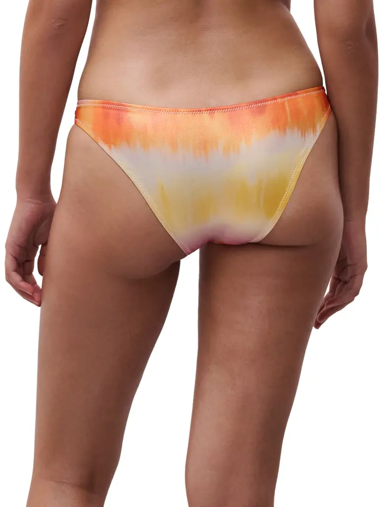 C22KA0-A19_S_METALLIC_ECOM_CROP_WEB_WH_BK.webp