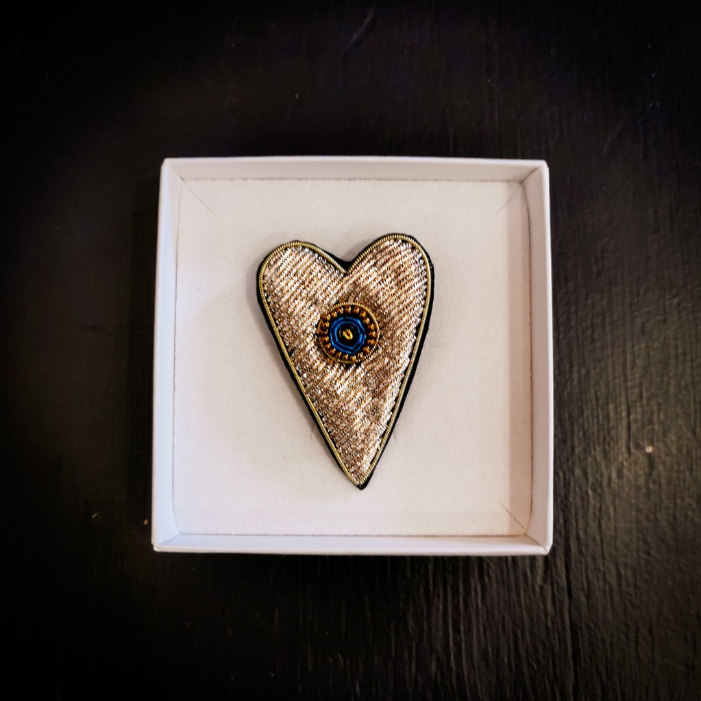 BROCHE TISSEE 