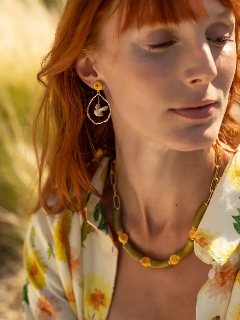 boucles-d-oreilles-martelees-pissenlit-perruche_46e022dd-d64d-43da-9b2d-c7e576f0a792.webp