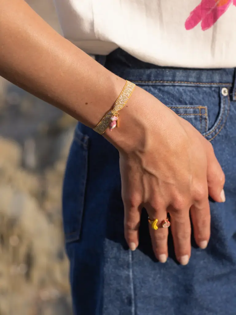 bracelet-twistband-cacatoes-rose_adf23d06-b3f0-41e1-b334-71b2b0d16abc.webp