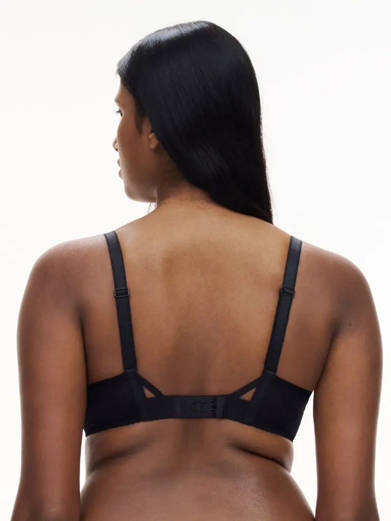 Chantelle-C22AN1-Play-T-shirt-bh-Black-011 (2).webp