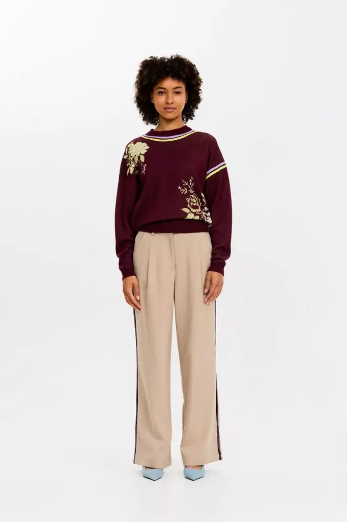 poet-pullover (1).webp