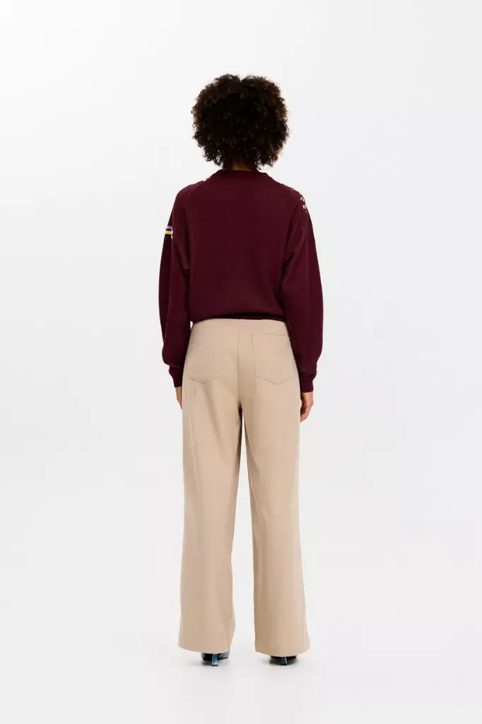 poet-pullover (2).webp