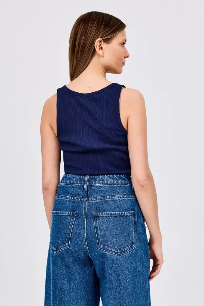 tank-singlet (1).webp