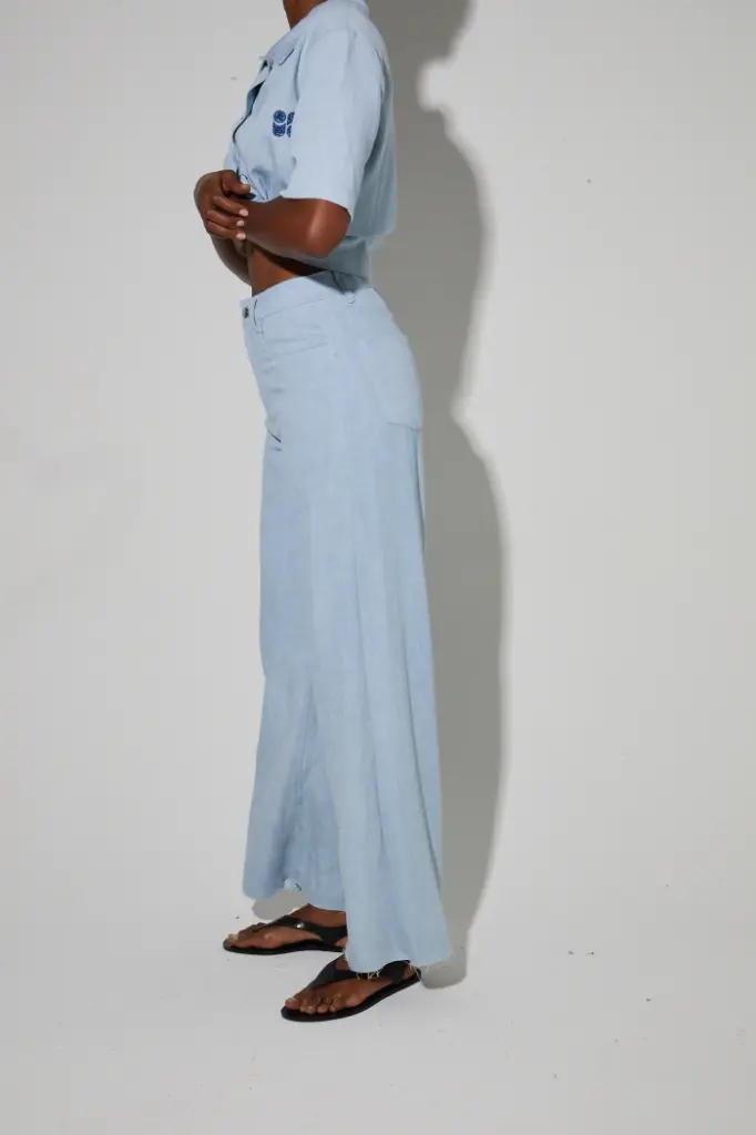 pantalon-gael-tencel-light-blue (3).webp