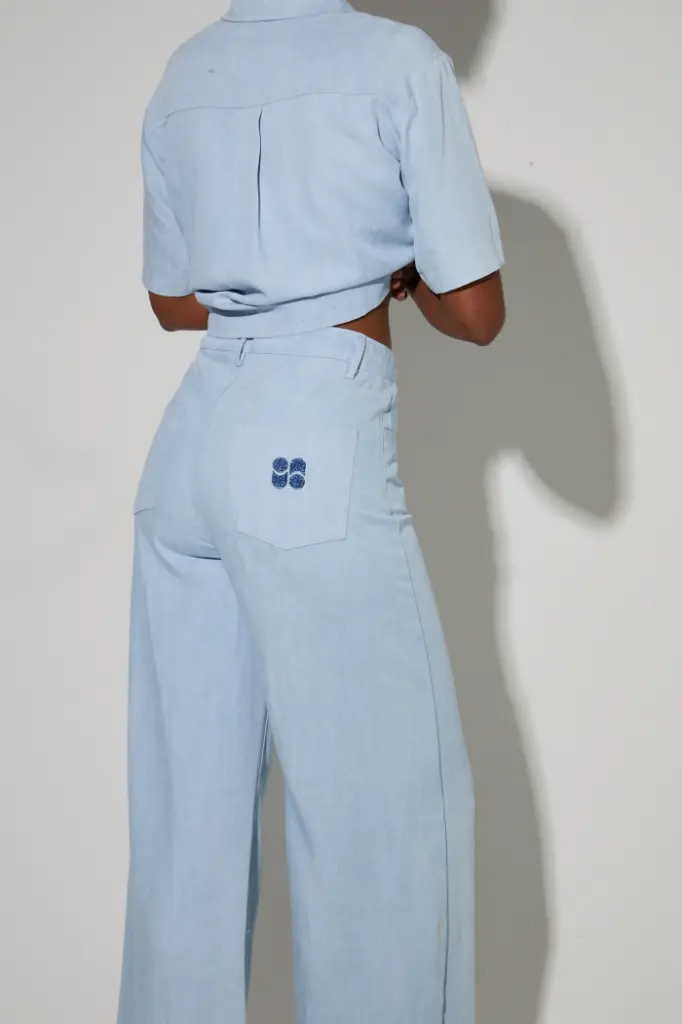 pantalon-gael-tencel-light-blue (1).webp