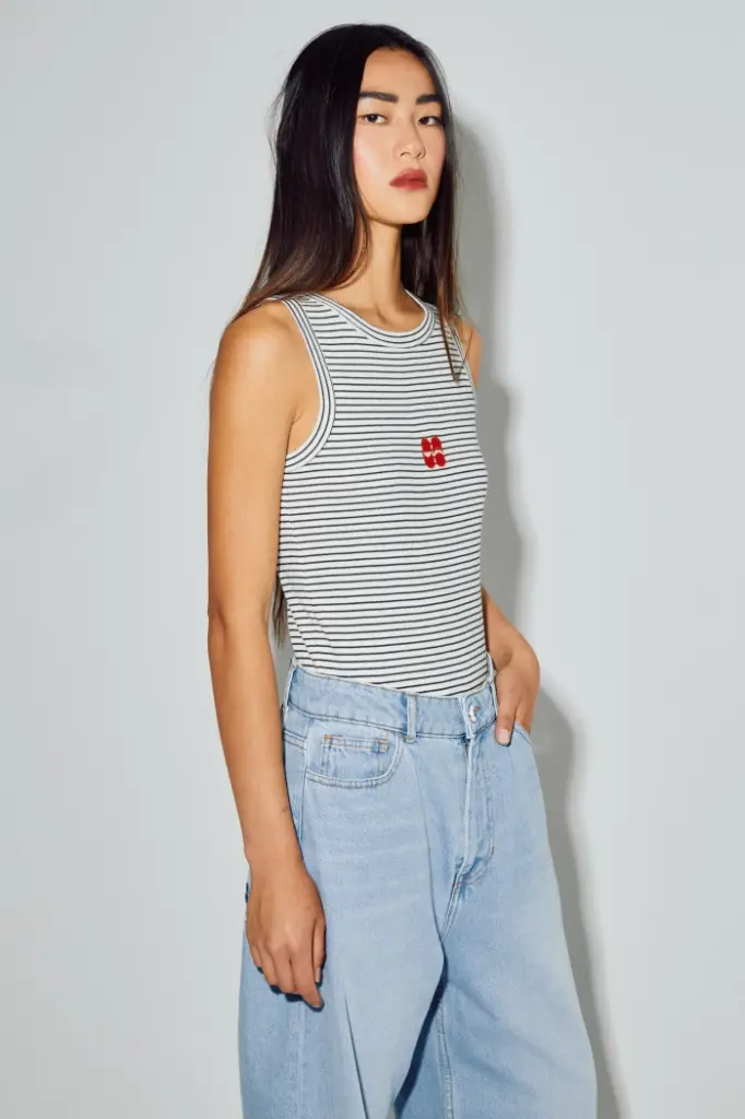 top-theo-rayure-black-logo-red (3).webp