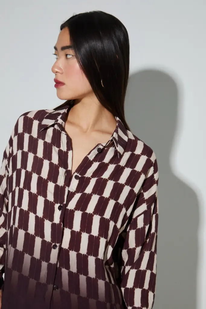 shirt-iris-print-degrade-chocolat (3).webp