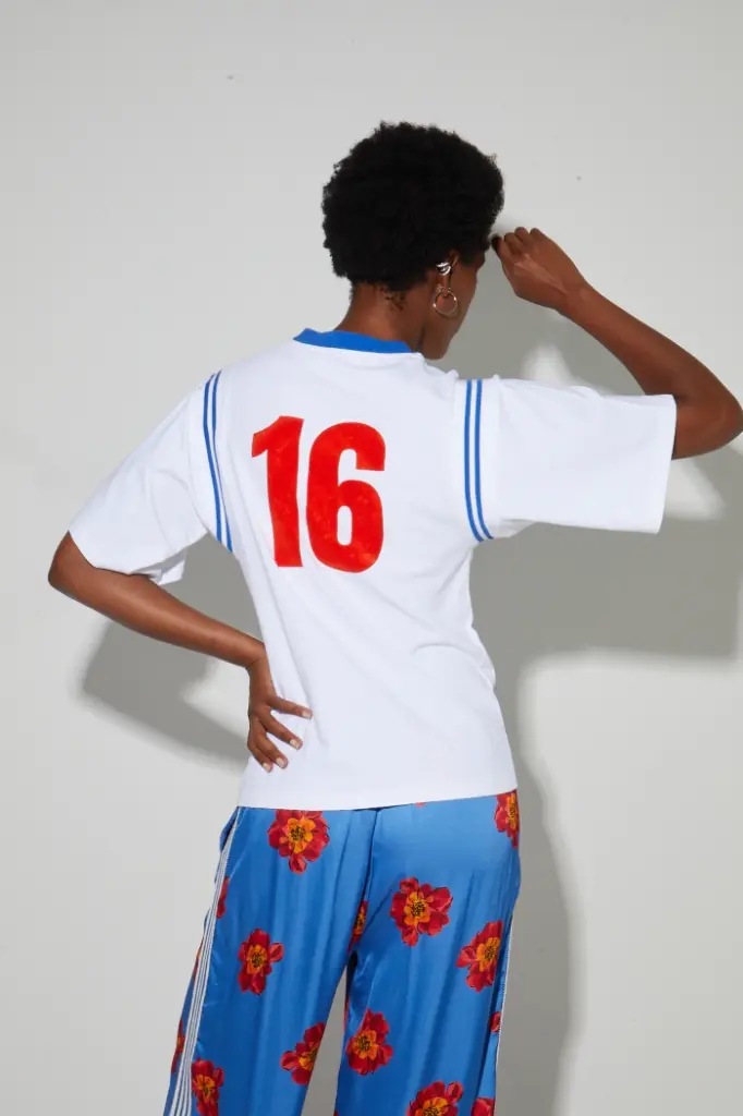 t-shirt-colette-college-blue-orange (1).webp
