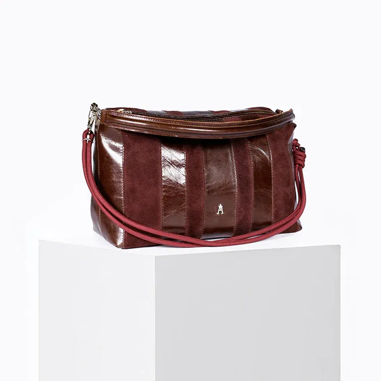 Halo_stripe_Acajou_Burgundy_2_0c8418fc-f90a-4e82-9331-2b74d1bf60f8_750x.webp