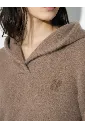maille-capuche-nola-kaki (4).webp