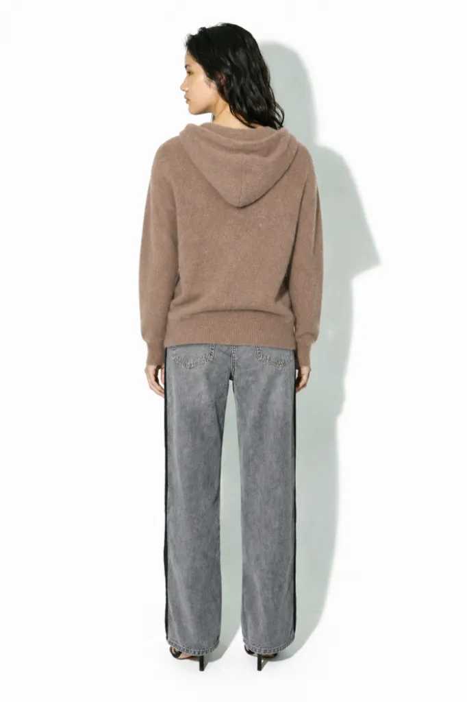 maille-capuche-nola-kaki (1).webp