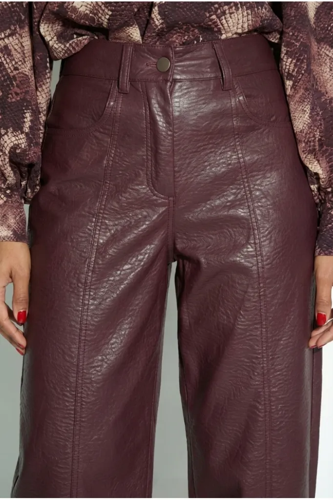 pantalon-raya-leather-bordeaux (4).webp