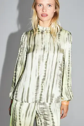 shirt-green-tie-and-dye (2).webp