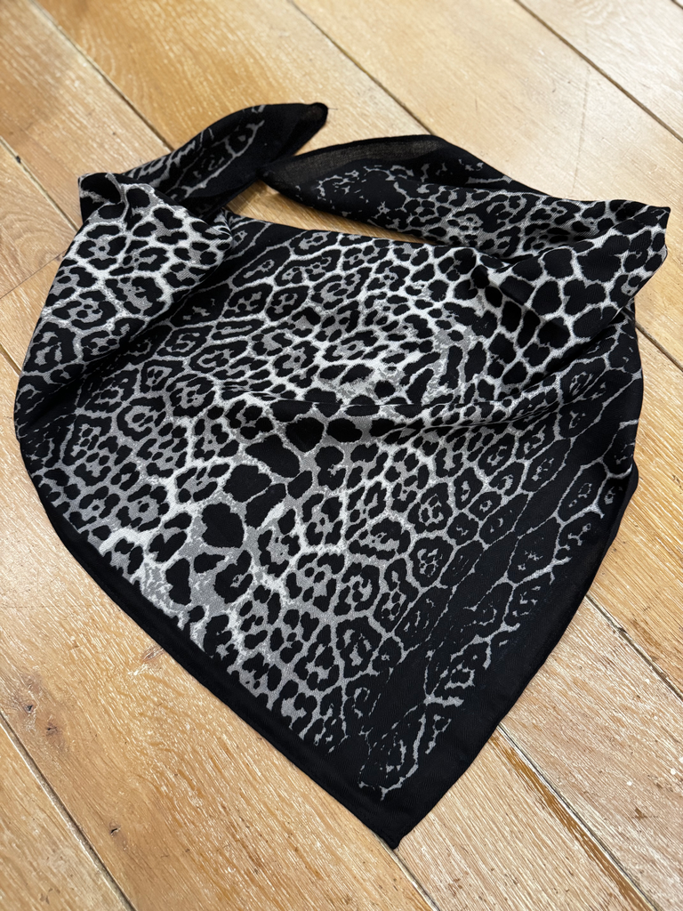 FOULARD PRINT LEO GRIS SMALL