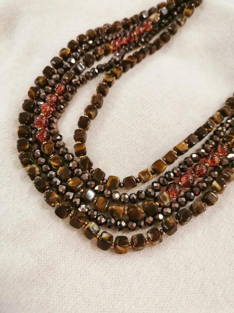 COLLIER SERENA BROWN