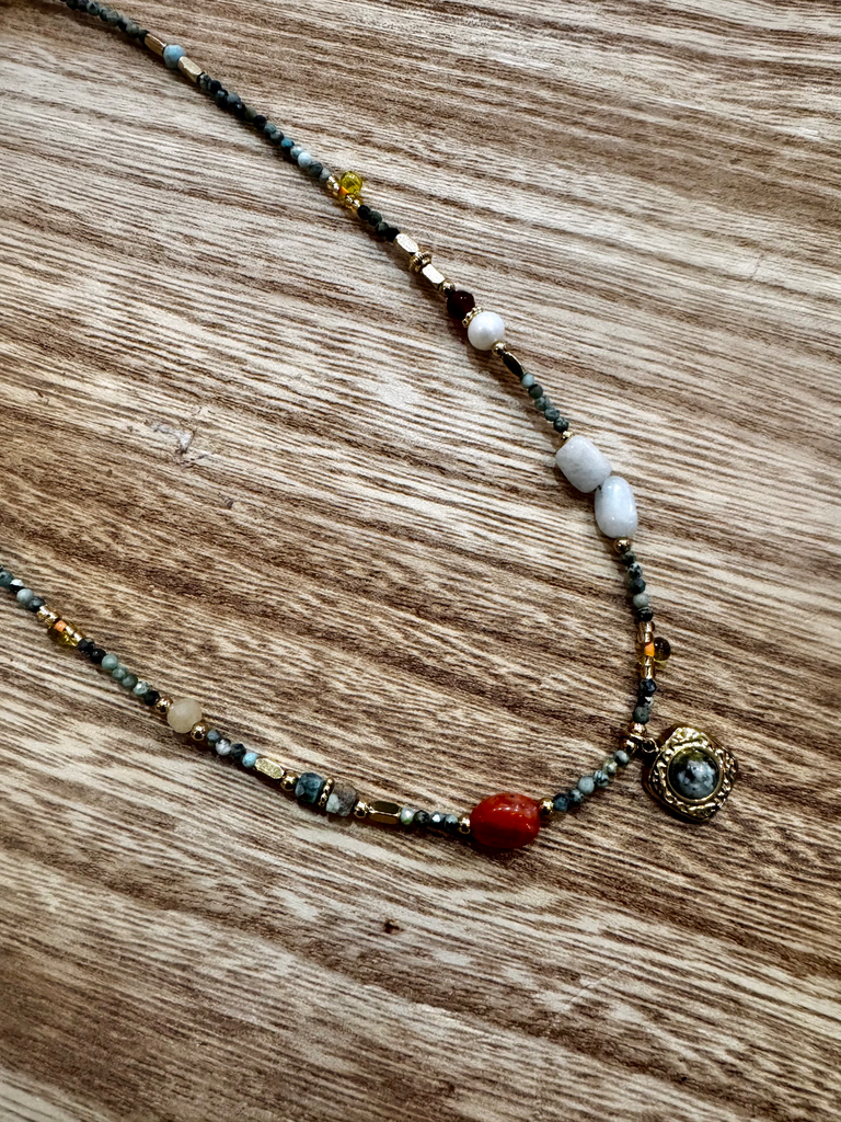 [14M26062] COLLIER MULTI PIERRE II