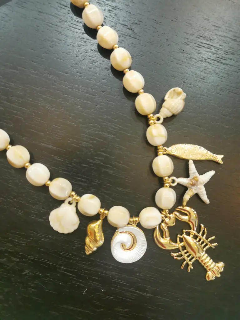 COLLIER HOMARD BLANC