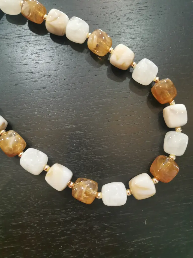 COLLIER ICE