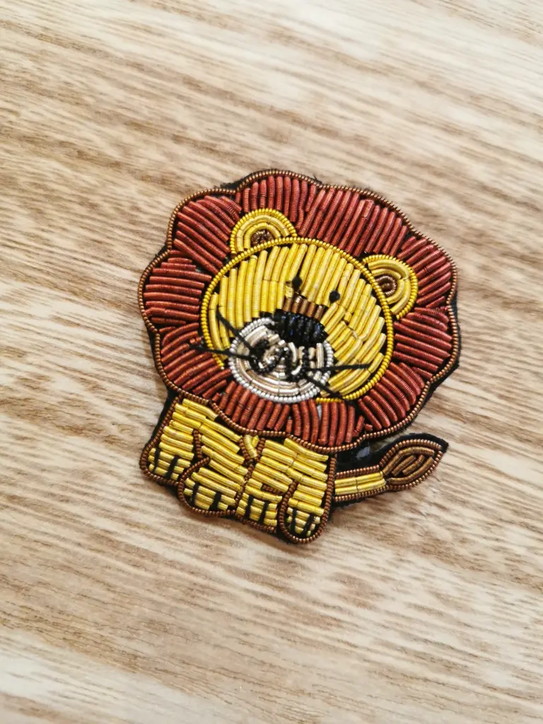 BROCHE PETIT LION