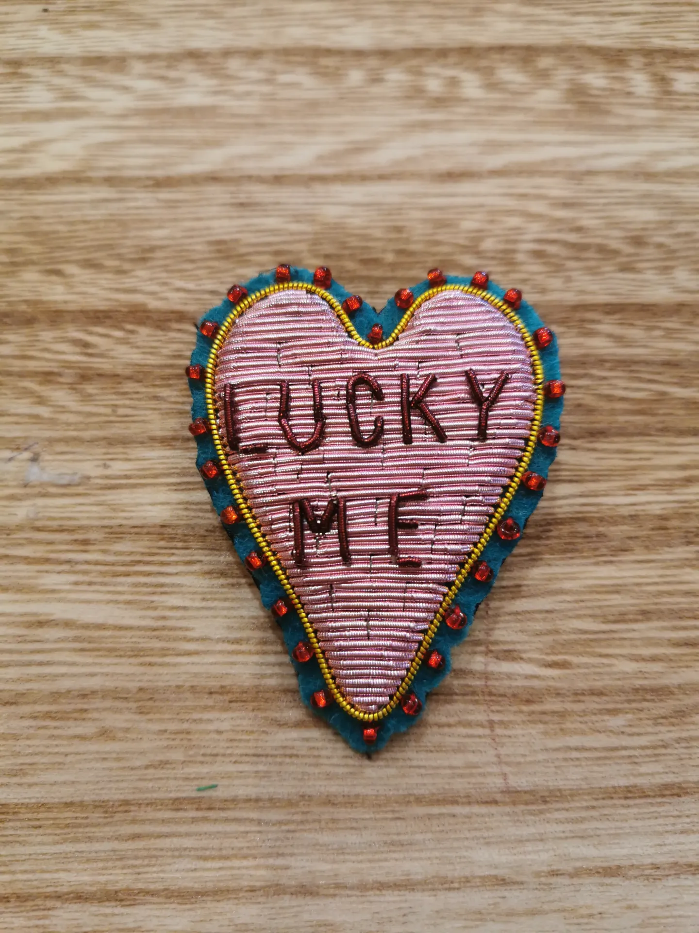 BROCHE LUCKY ME