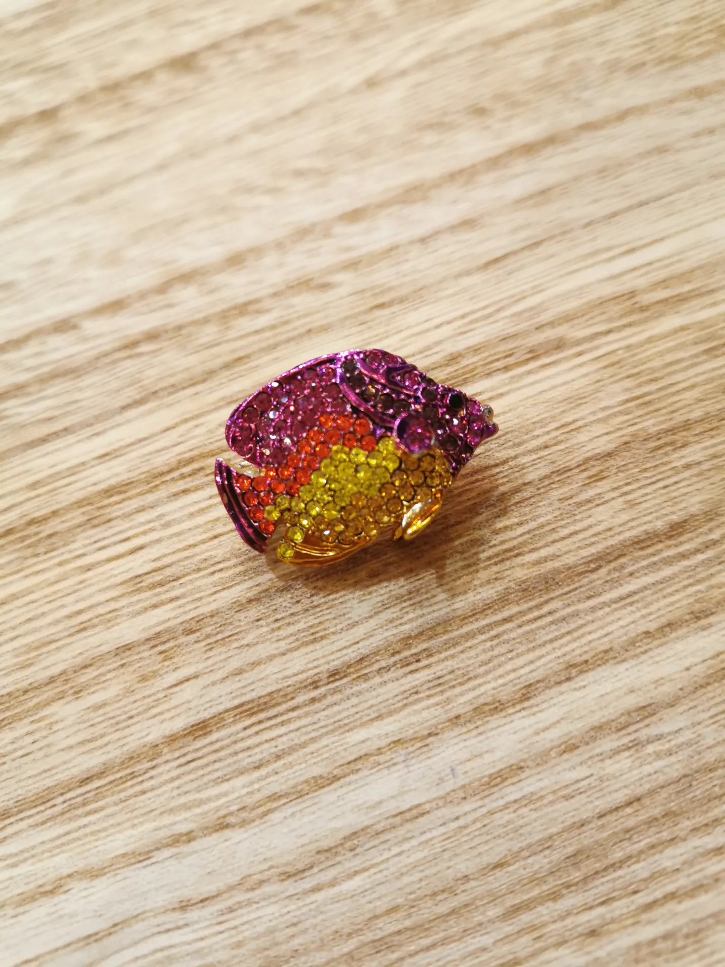 BROCHE POISSON ROSE