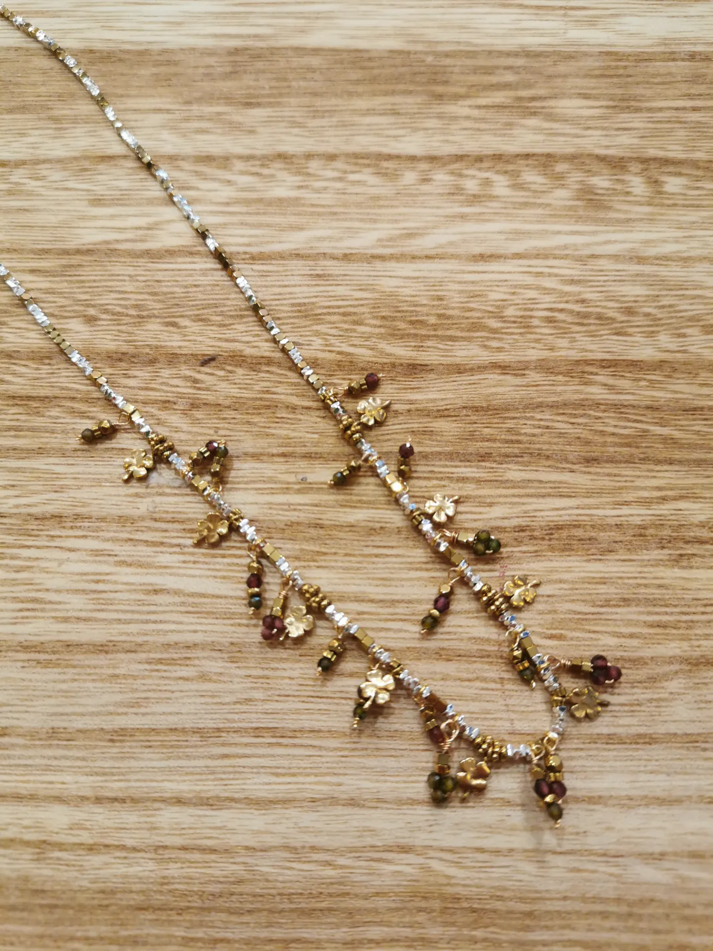 COLLIER INDIRA