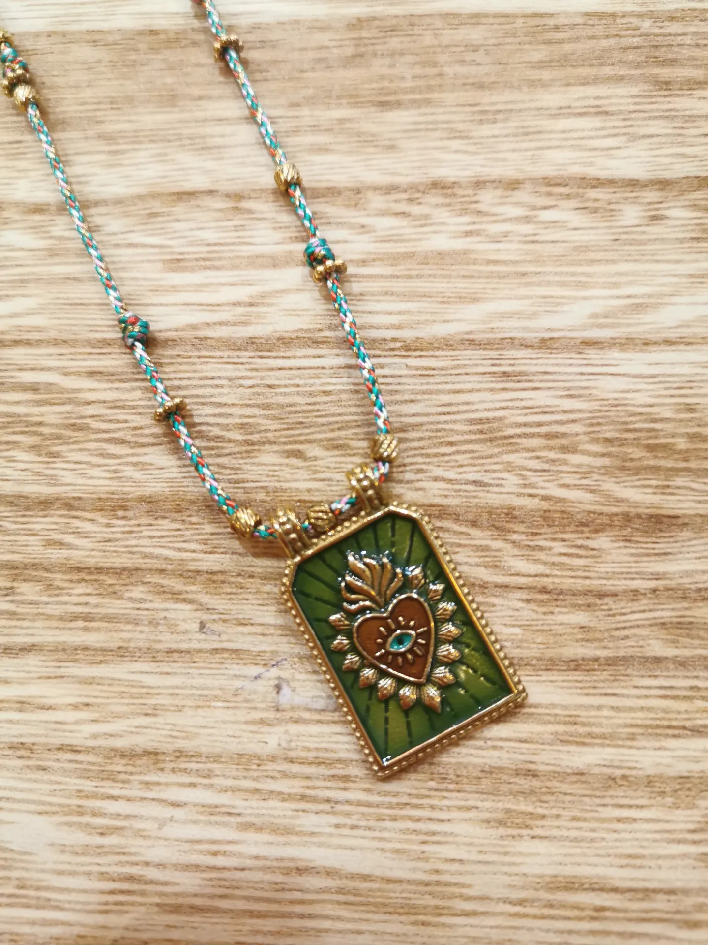 COLLIER LUCE VERT