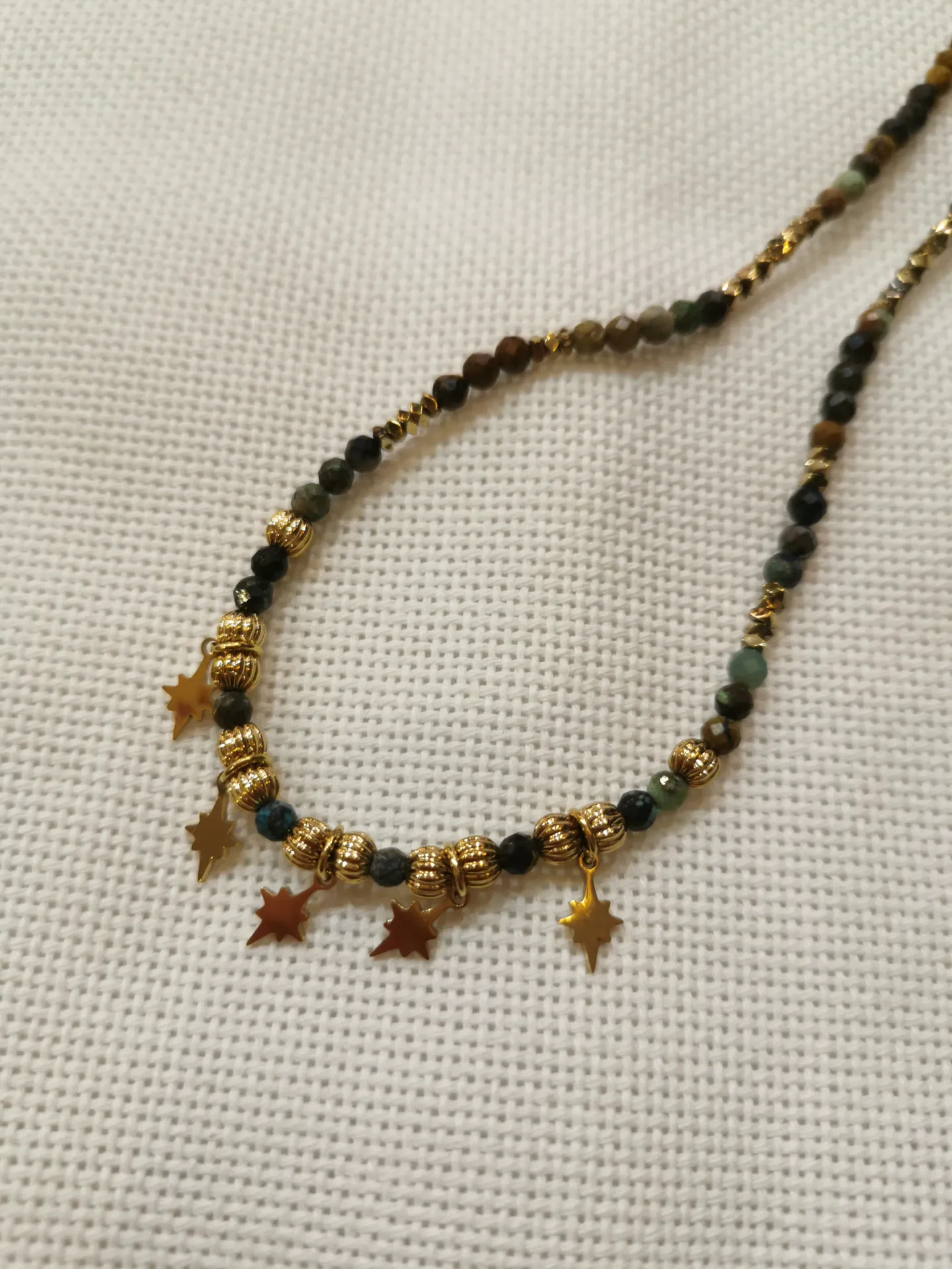 COLLIER OLIVE
