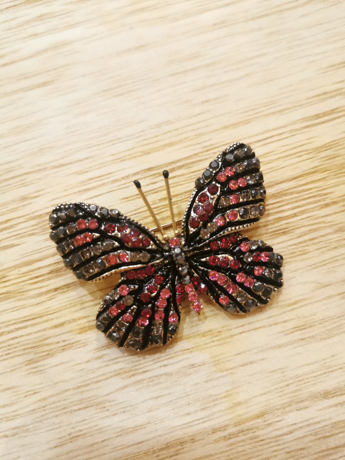 BROCHE PAPILLON BORDEAUX