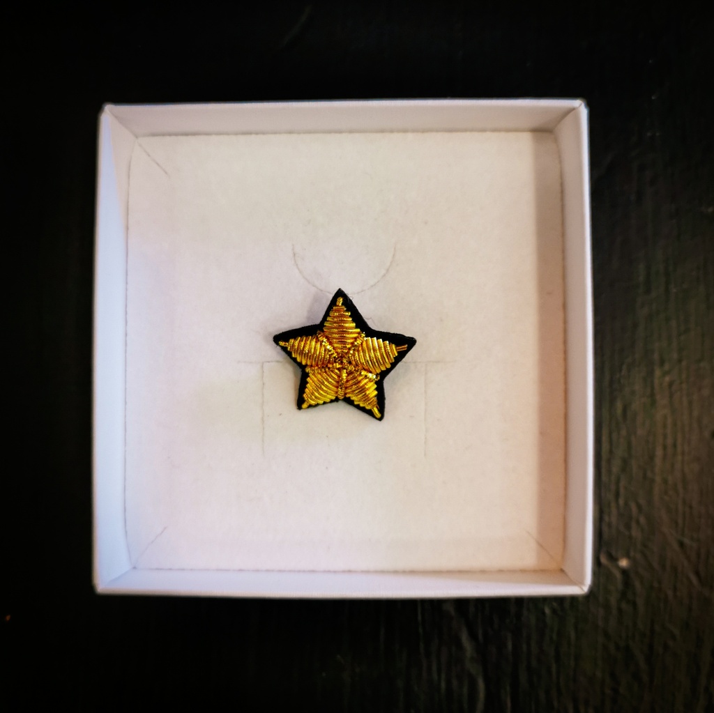 BROCHE LITTLE STAR TISSEE  