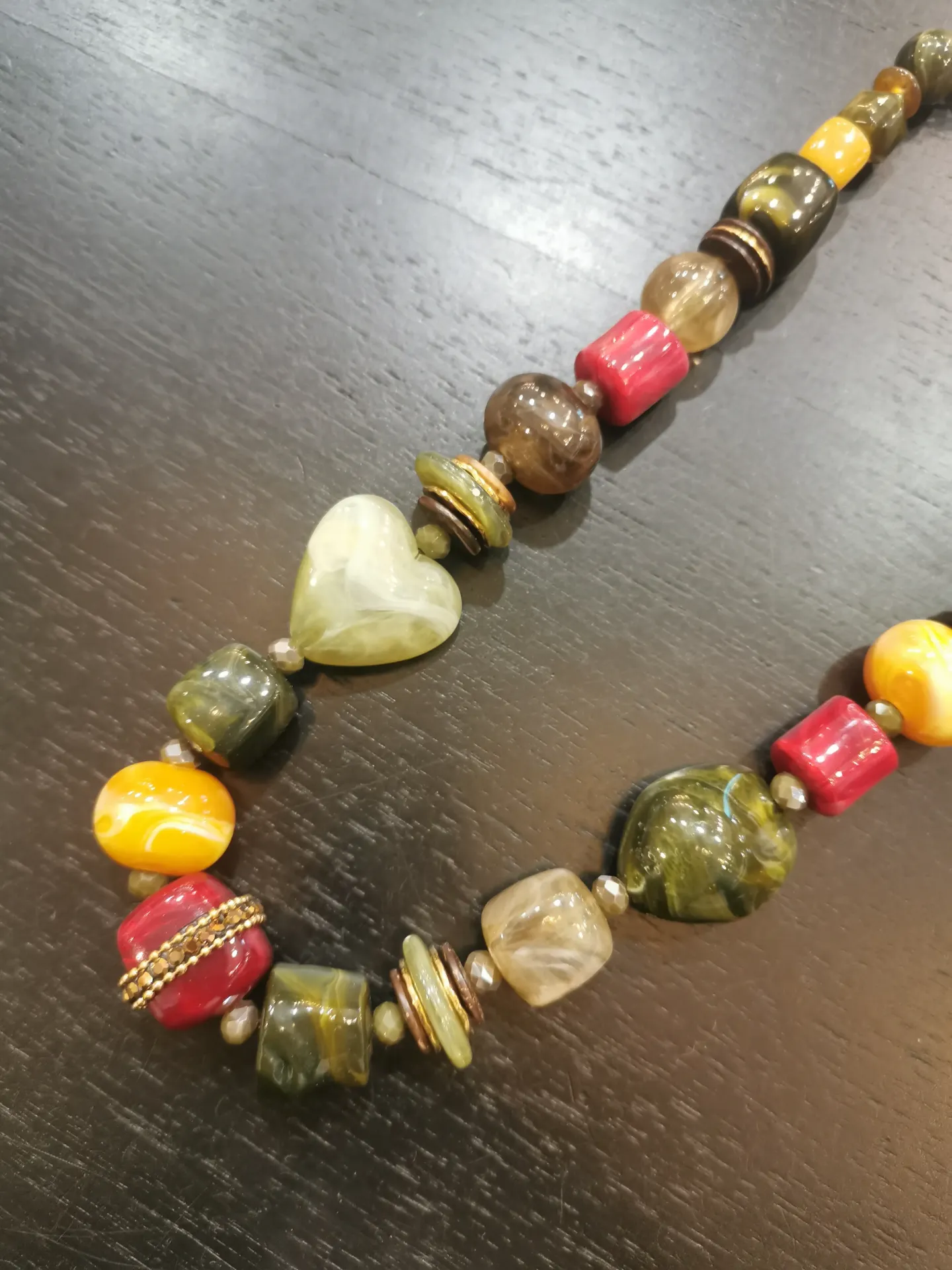COLLIER COLORA