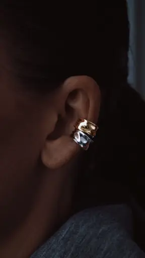 [billion avenue] BOUCLE ARA CUFF SMALL GOLD